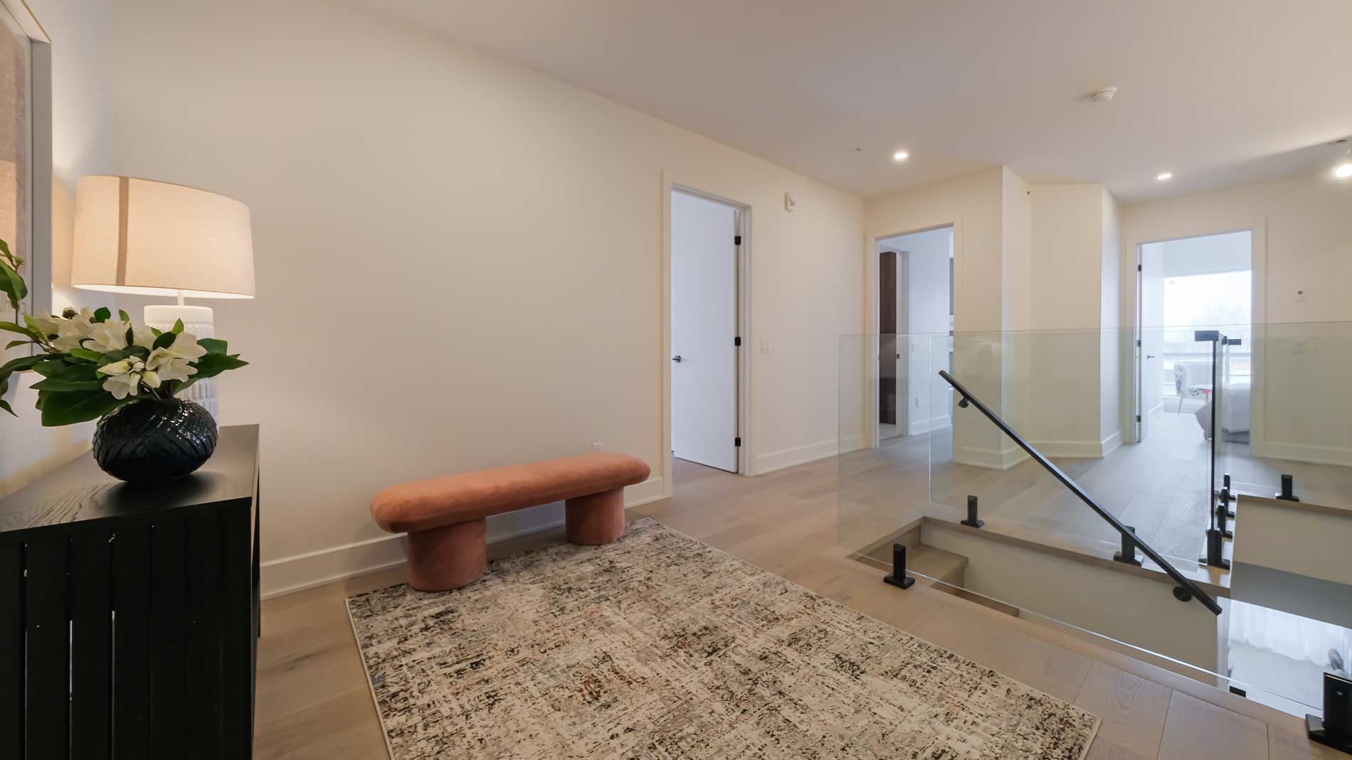 Unité 102, disponible maintenant