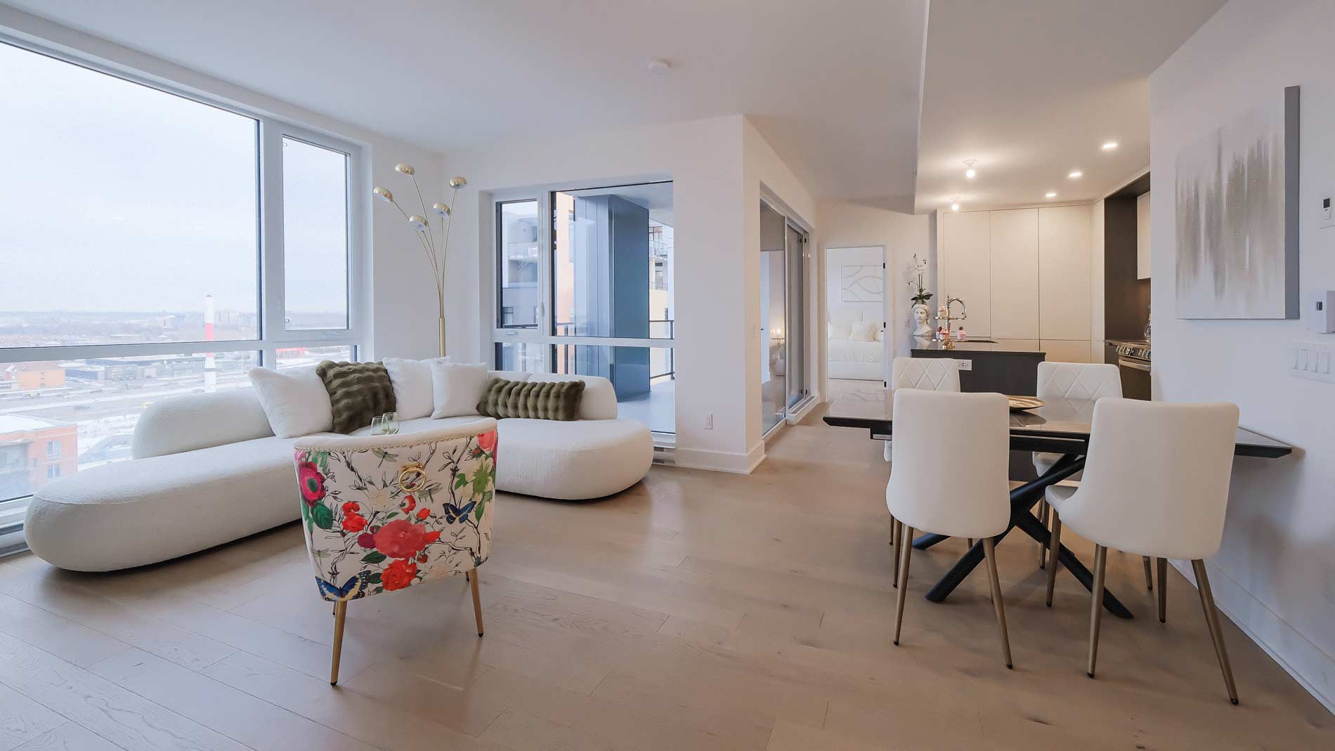 Unité 1303, disponible maintenant