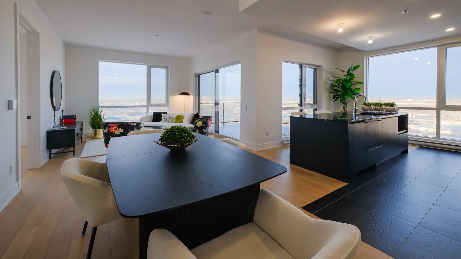 Unité 2204, disponible maintenant